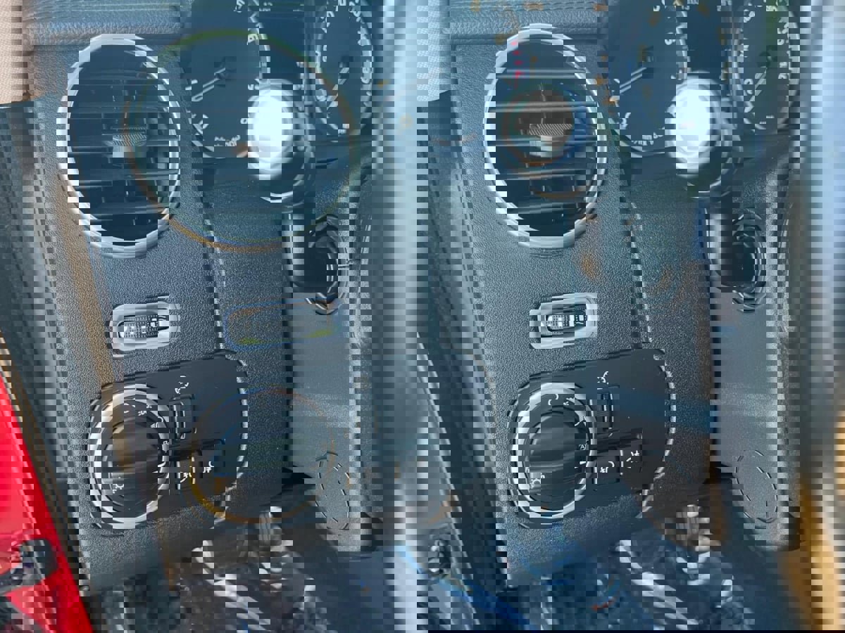 Used 2015 Land Rover LR4 HSE image 11