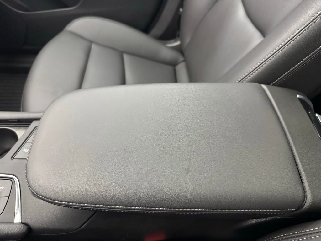 Used 2025 Cadillac XT6 Luxury w/ LPO, Floor Liner Package image 32
