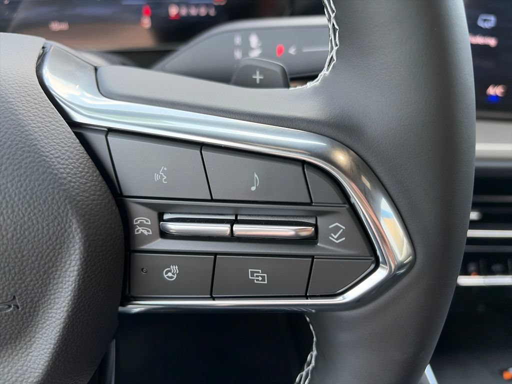 New 2026 Chevrolet Traverse LT FWD image 13