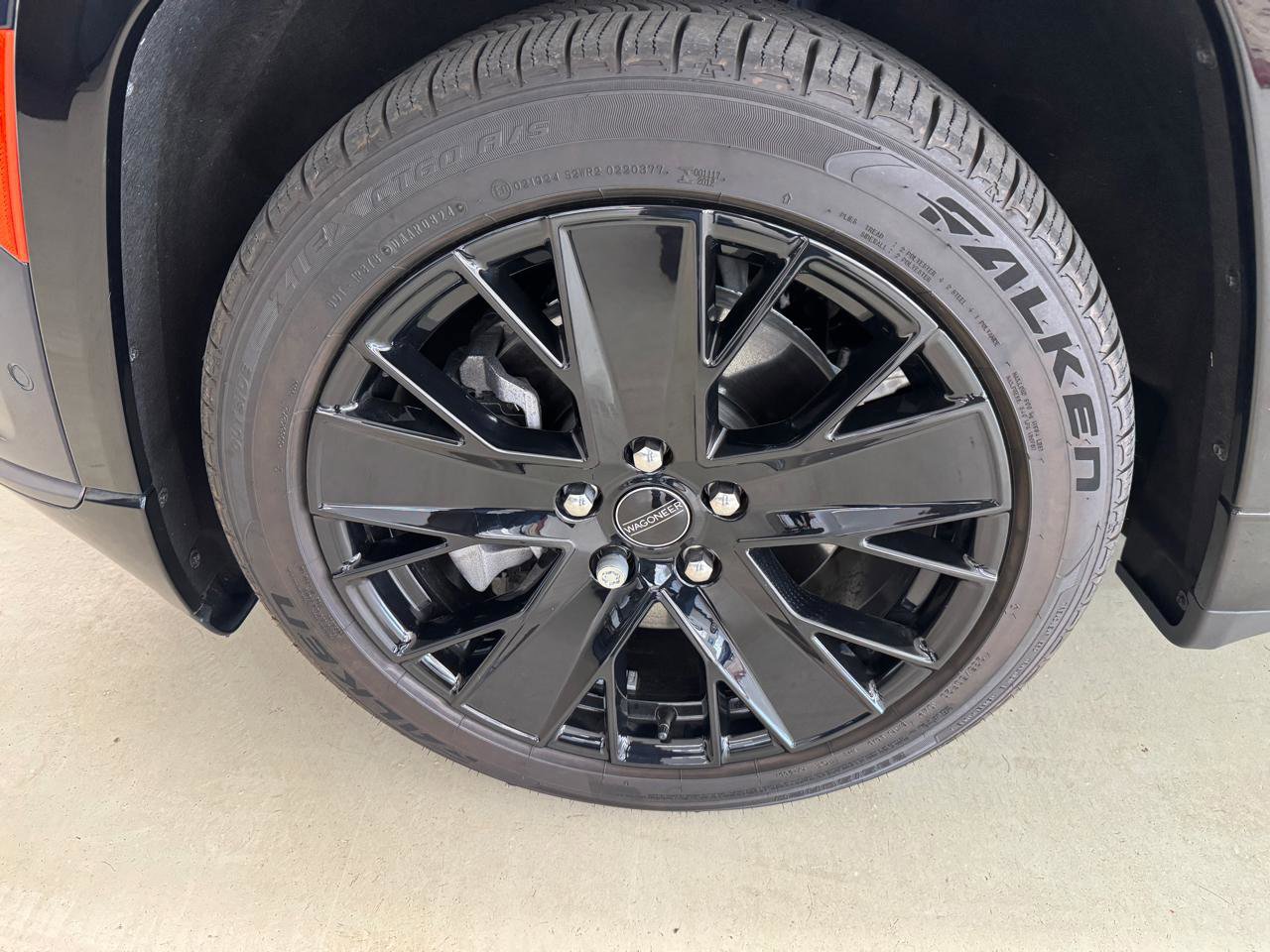 Used 2024 Jeep Wagoneer Launch Edition AWD/4WD image 26