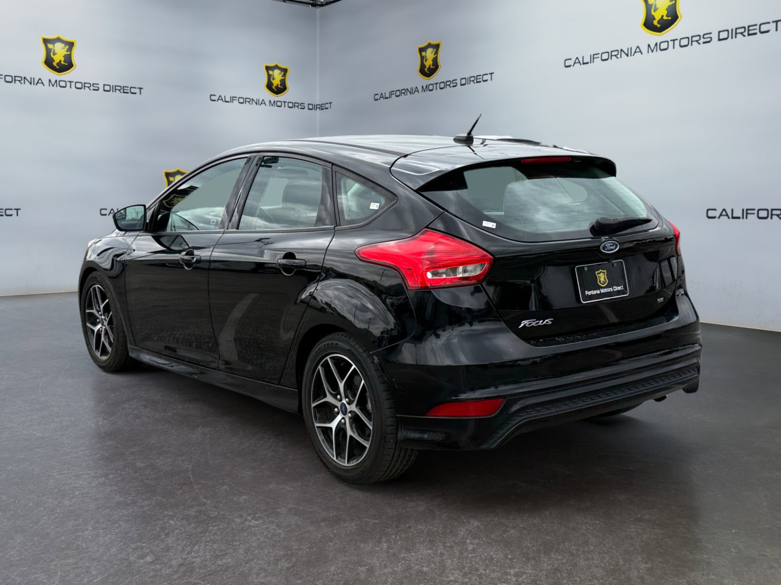 Used 2016 Ford Focus SE w/ SE Sport Package image 3