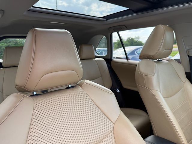 Used 2020 Toyota RAV4 Limited image 25