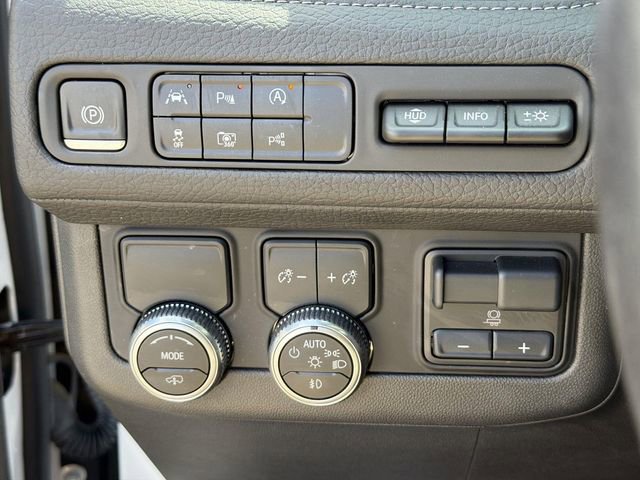 Used 2023 GMC Yukon XL Denali w/ Denali Reserve Package RWD image 17