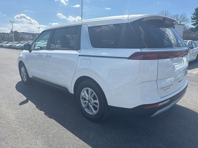 Used 2022 Kia Carnival LX image 3
