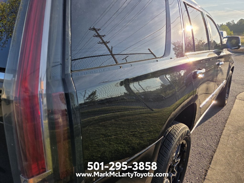 Used 2018 Cadillac Escalade Platinum AWD/4WD image 8