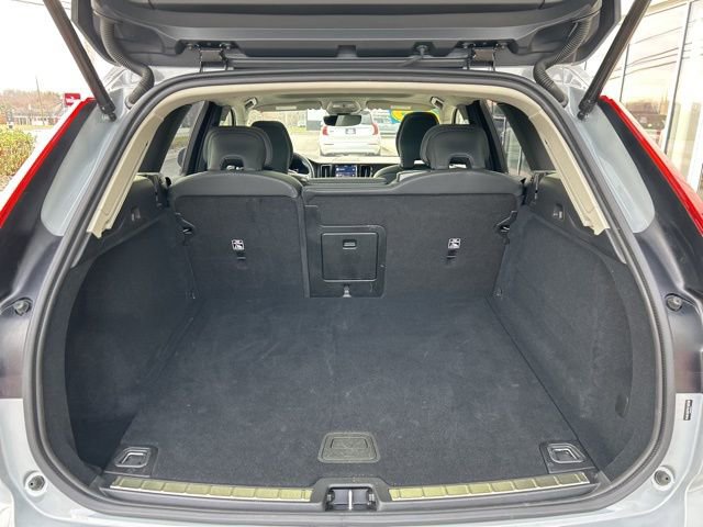 Certified 2025 Volvo XC60 B5 Plus image 11