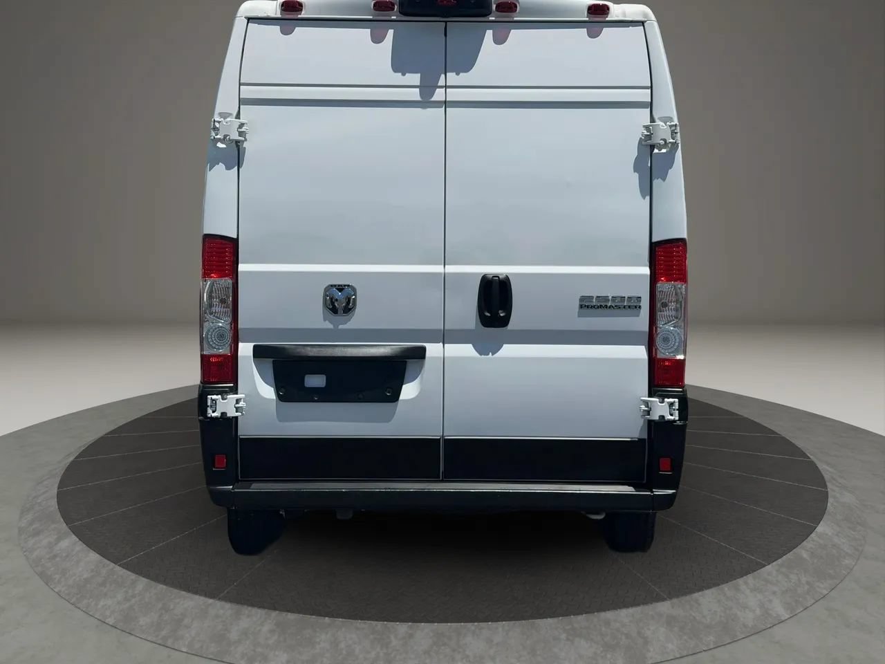 Used 2025 RAM ProMaster 2500 w/ Convenience Group FWD image 5