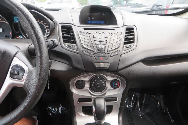 Used 2019 Ford Fiesta SE image 21