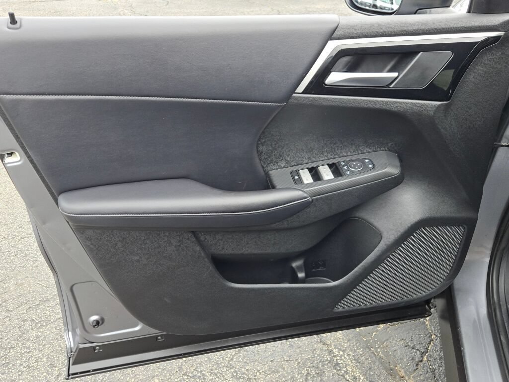 Used 2024 Mitsubishi Outlander SE Black Edition AWD/4WD image 27