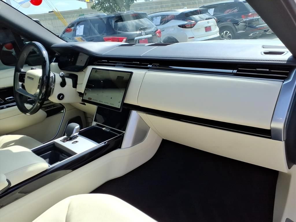 Used 2024 Land Rover Range Rover Autobiography AWD/4WD image 16
