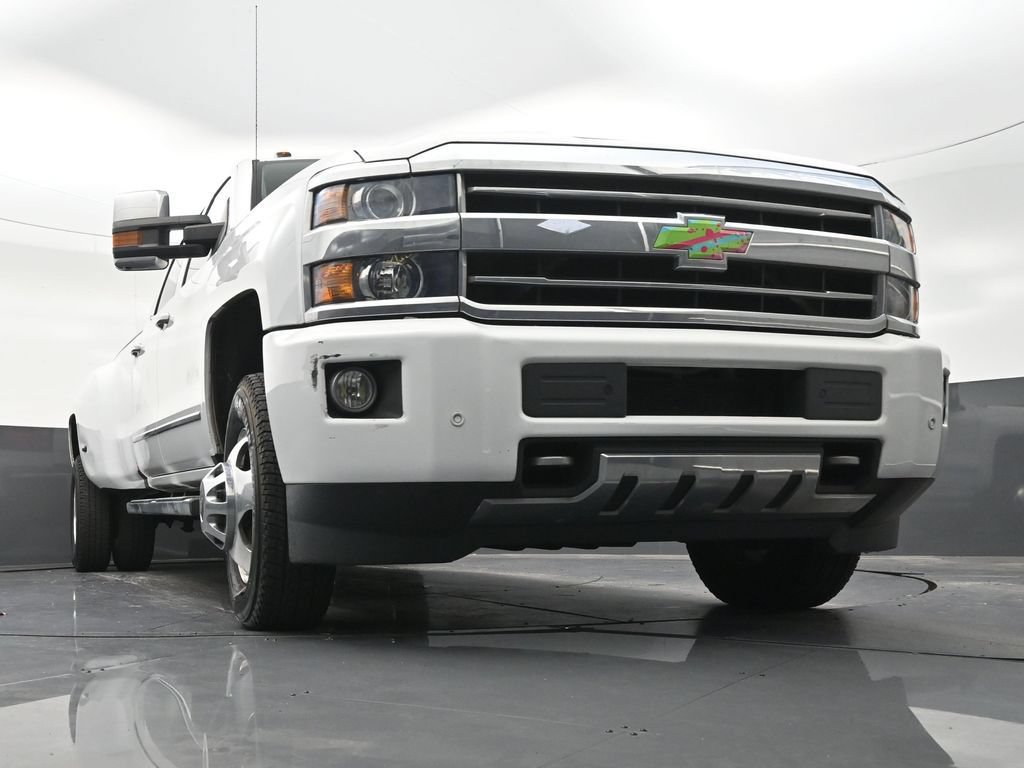 Used 2019 Chevrolet Silverado 3500 High Country w/ Duramax Plus Package AWD/4WD image 31
