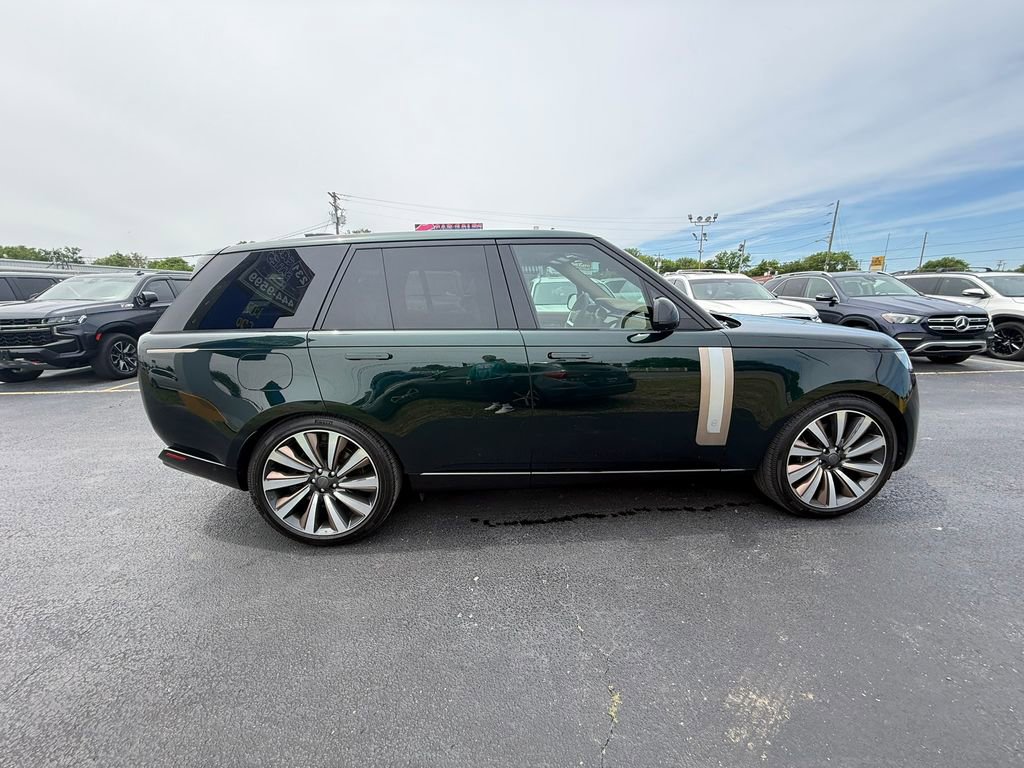 Used 2026 Land Rover Range Rover SV AWD/4WD image 2