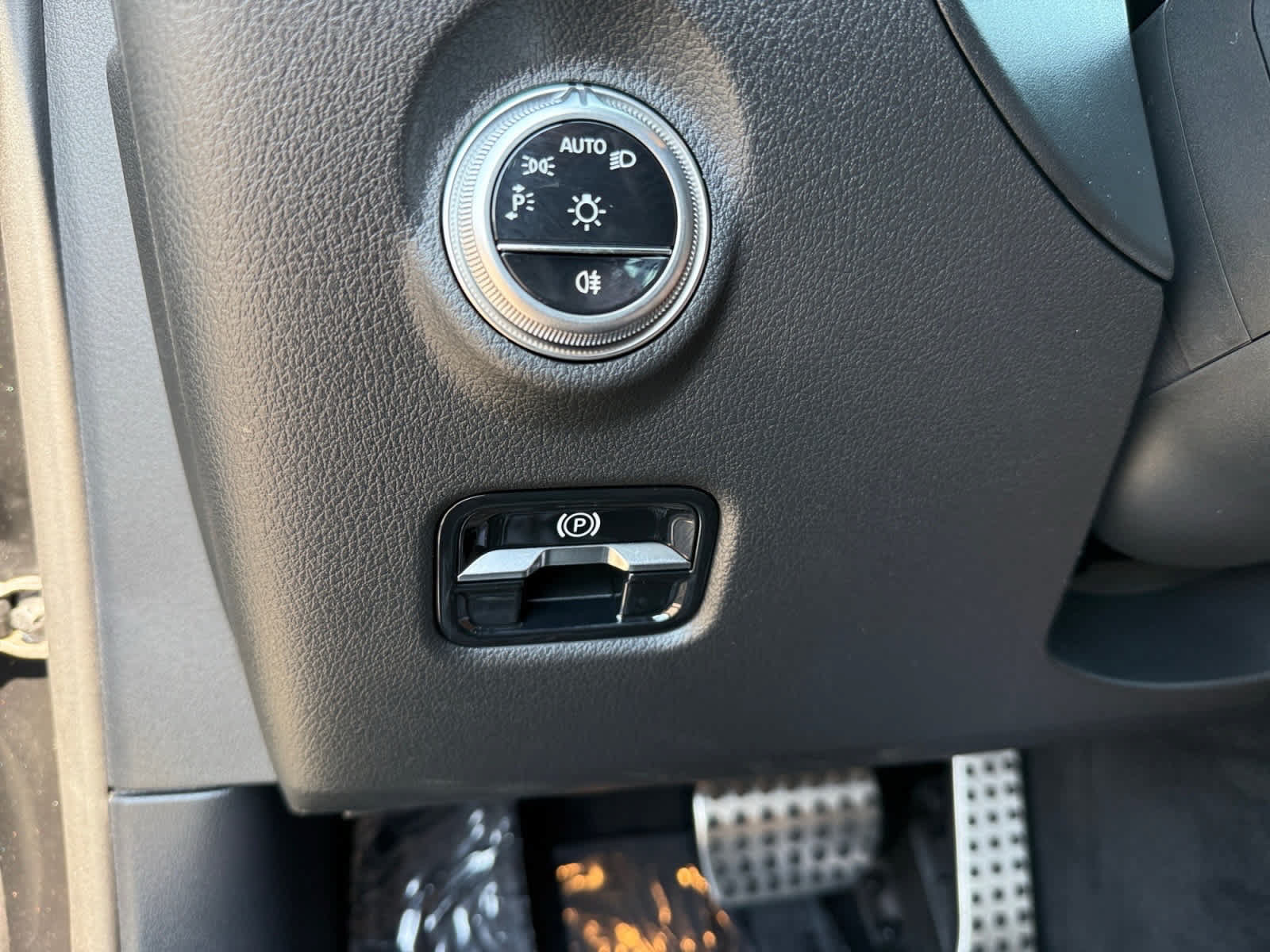 Certified 2026 Mercedes-Benz C 300 4MATIC Sedan image 23