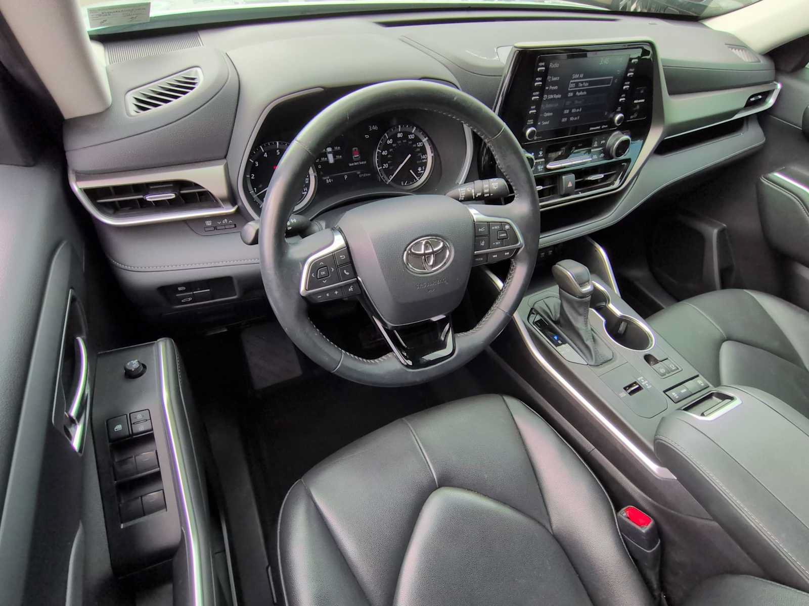 Used 2021 Toyota Highlander XLE FWD image 10