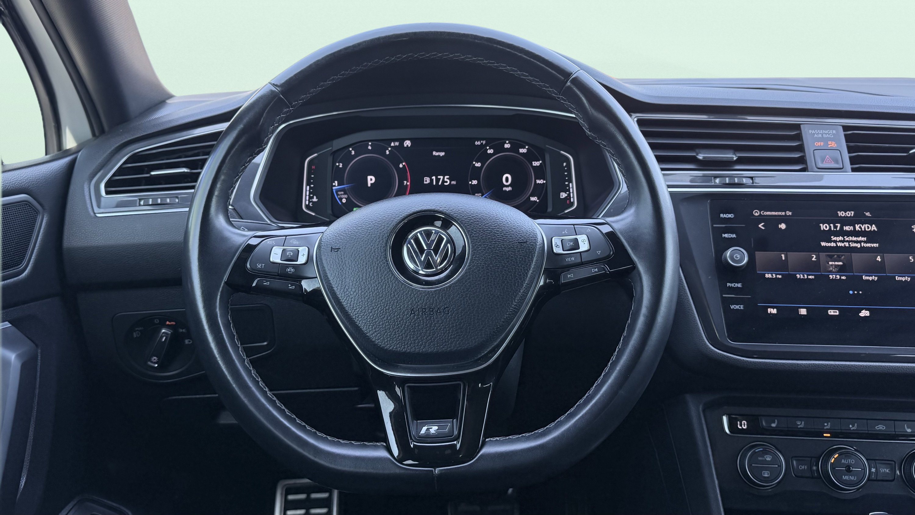 Used 2019 Volkswagen Tiguan SEL R-Line FWD image 19