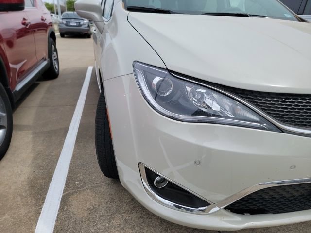 Used 2020 Chrysler Pacifica Touring-L Plus image 10