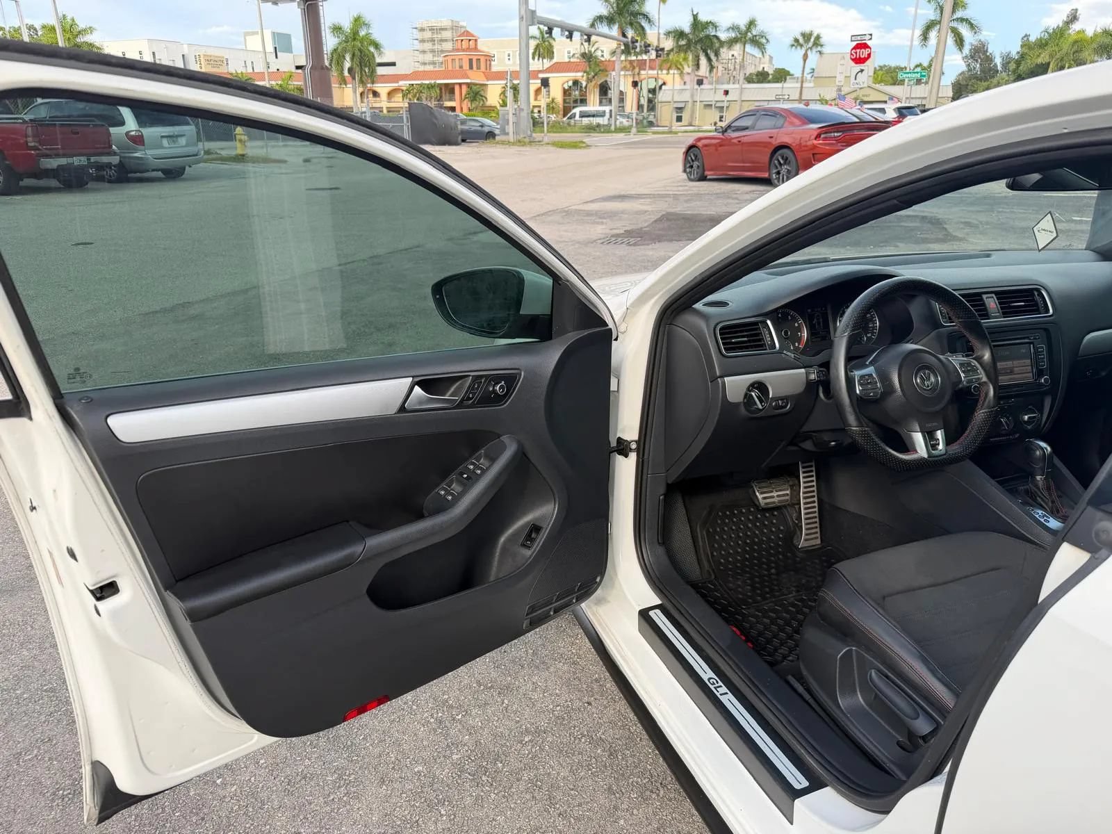 Used 2012 Volkswagen Jetta GLI FWD image 9
