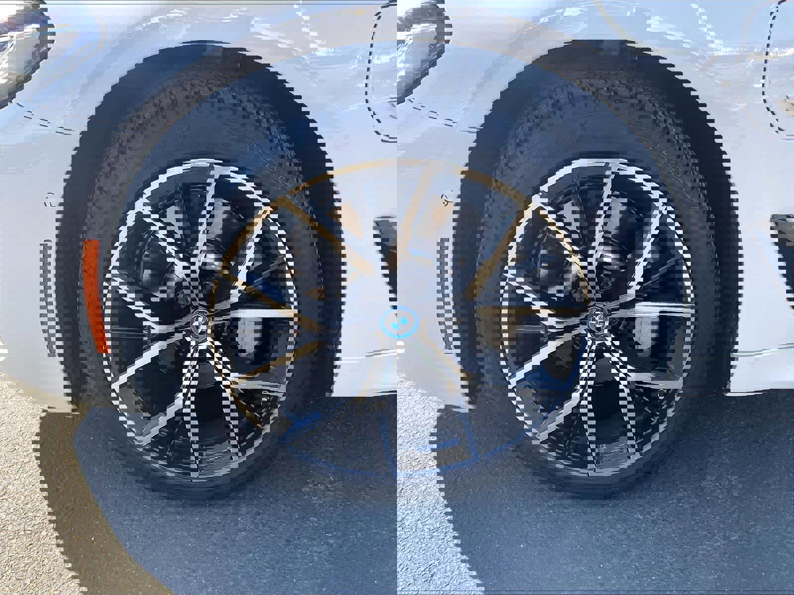 Used 2023 BMW 530e xDrive w/ M Sport Package image 12