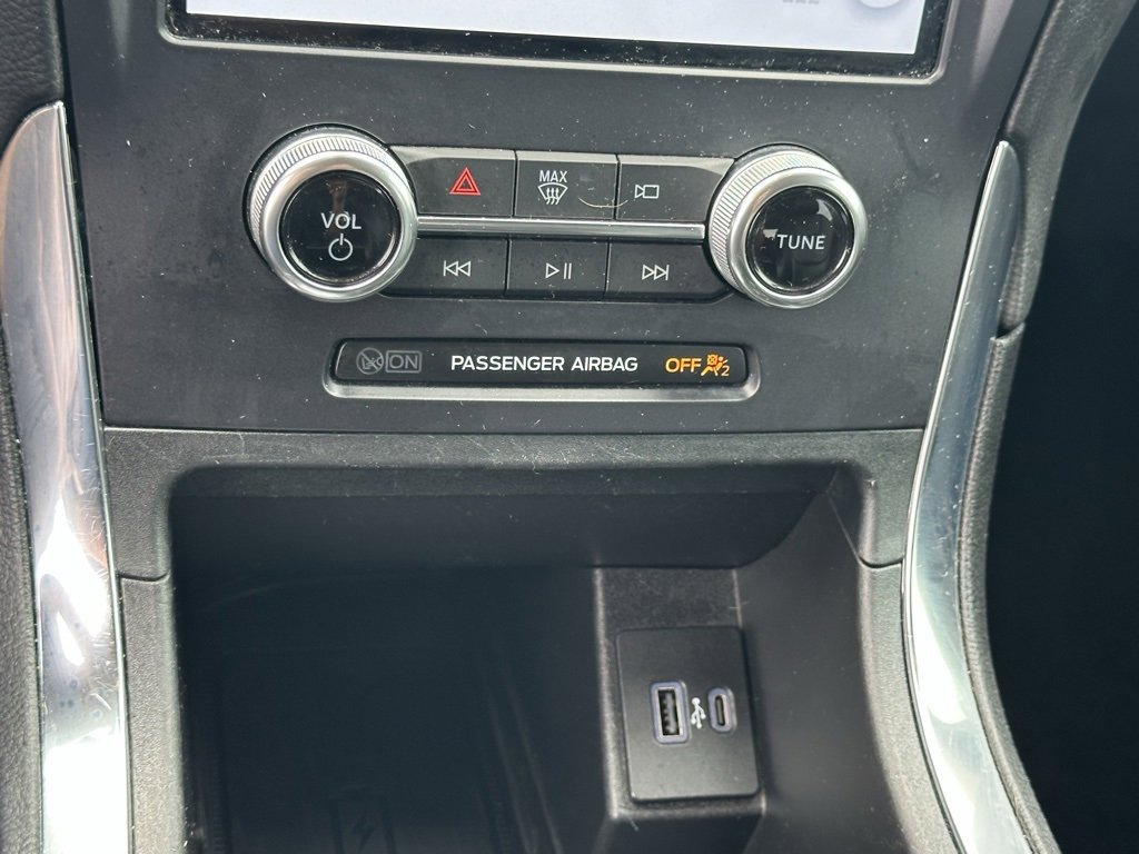 Used 2022 Ford Edge Titanium image 25