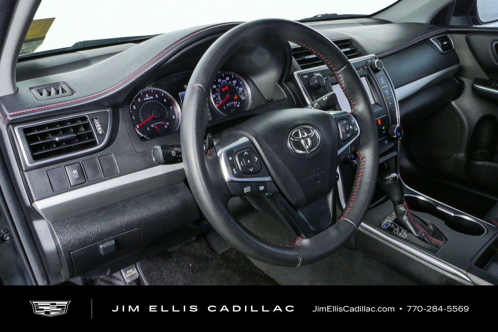 Used 2017 Toyota Camry SE FWD image 4