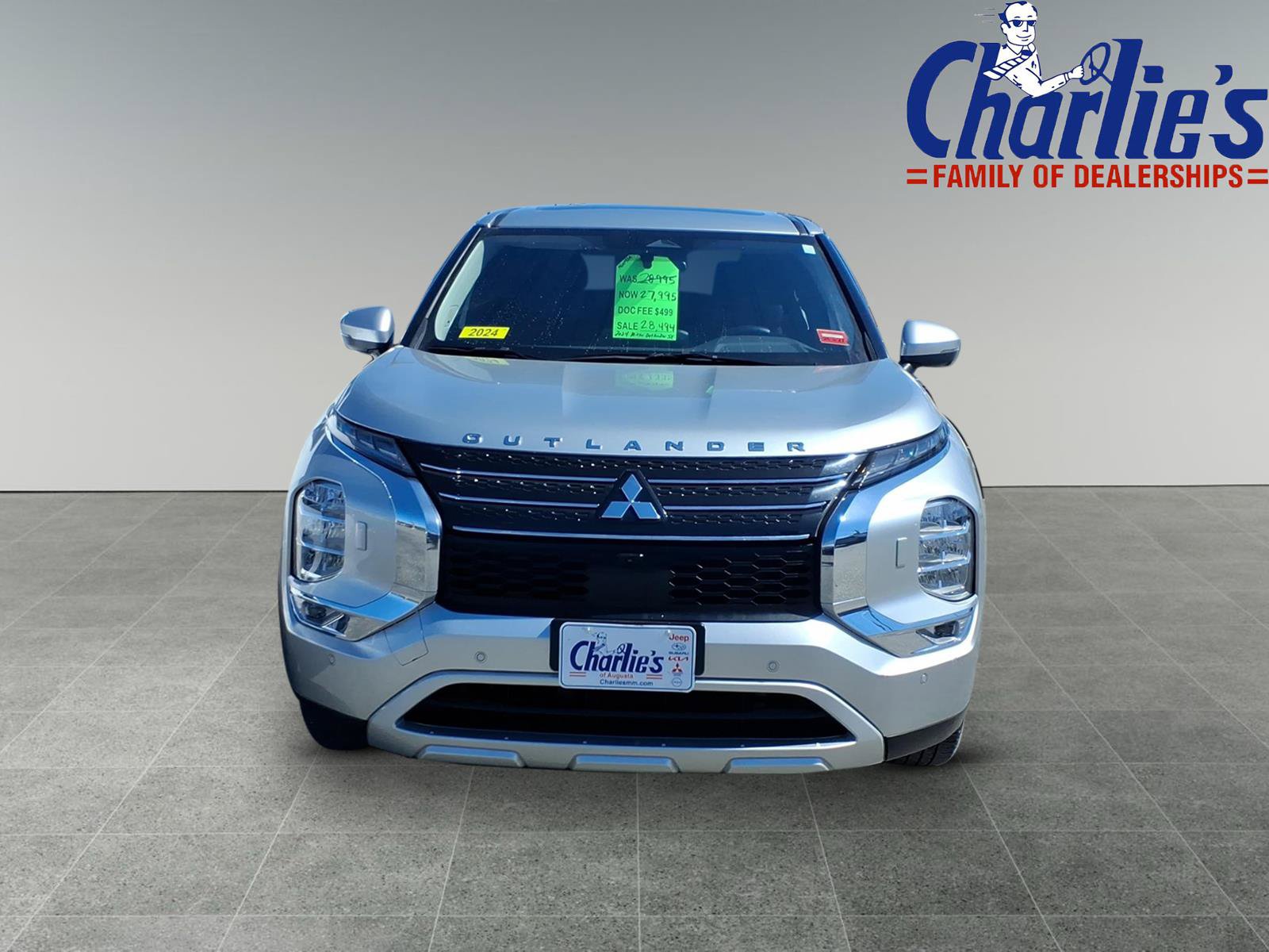 Used 2024 Mitsubishi Outlander SE AWD/4WD image 2