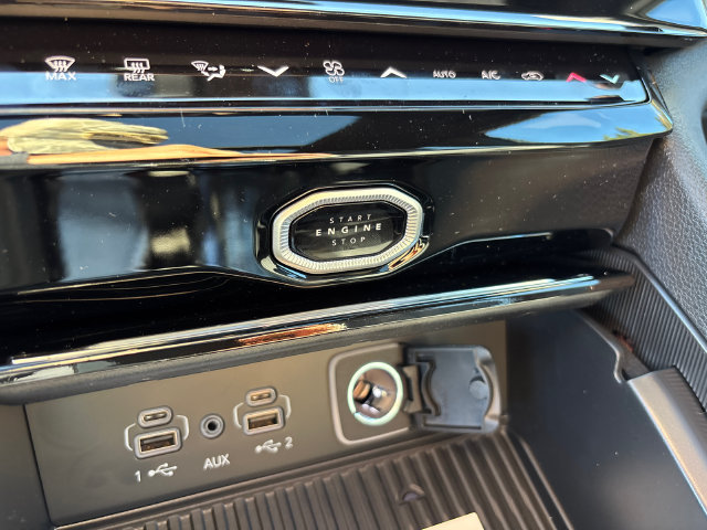 New 2027 Jeep Grand Cherokee L Limited w/ Limited Altitude Package AWD/4WD image 19