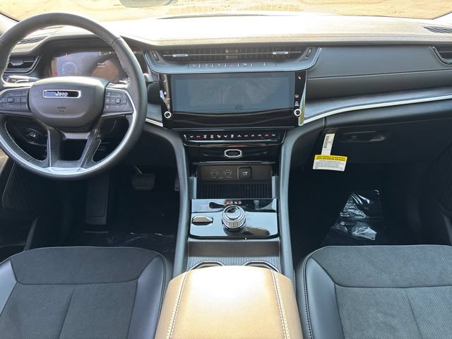 New 2026 Jeep Grand Cherokee Altitude AWD/4WD image 9