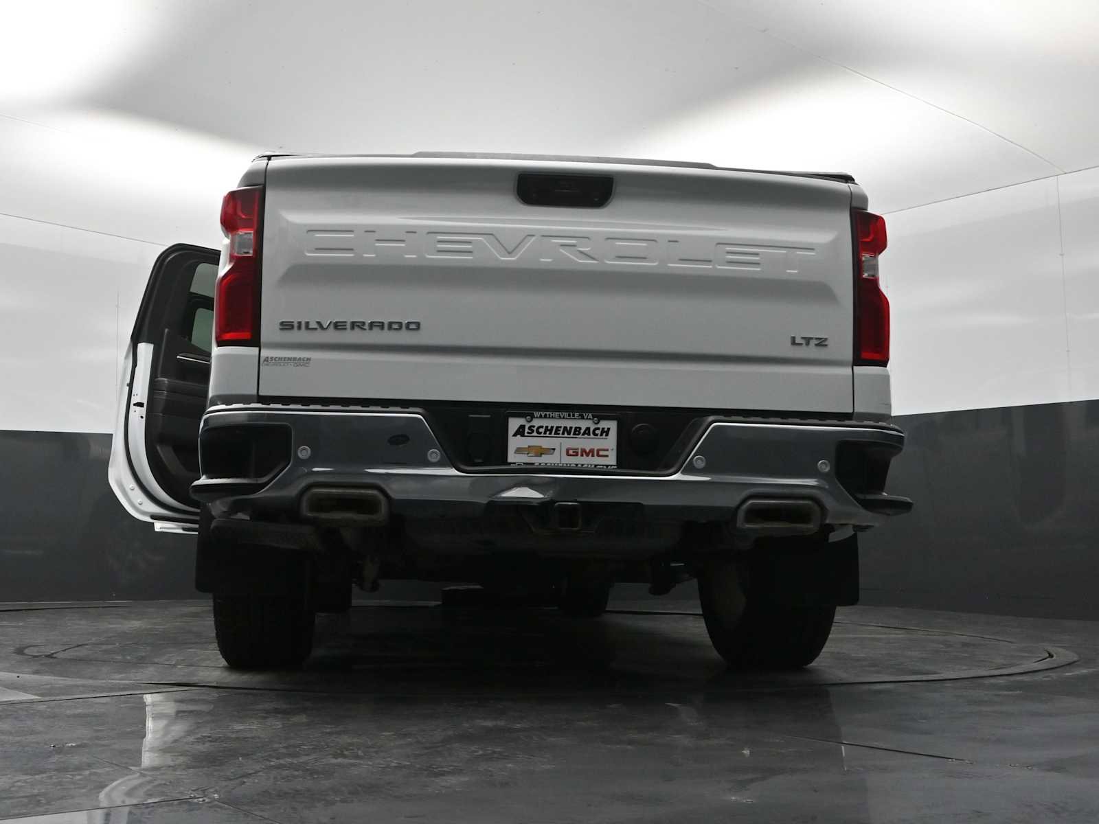 Used 2023 Chevrolet Silverado 1500 LTZ w/ LTZ Convenience Package II image 30