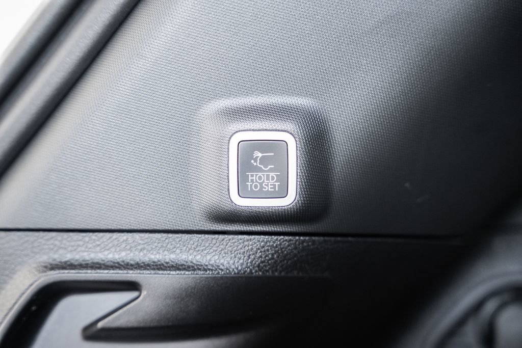 New 2025 Jeep Grand Cherokee Laredo X w/ Luxury Tech Group I image 10