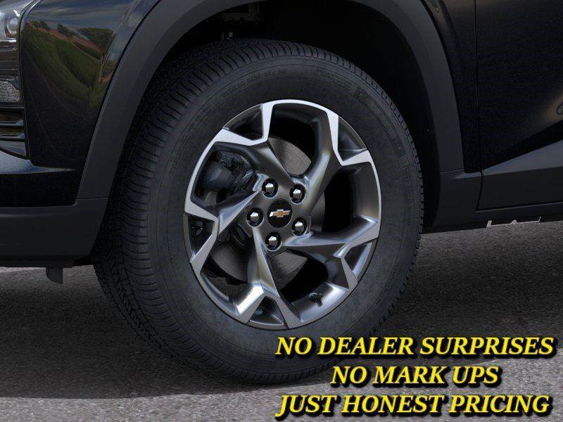 New 2026 Chevrolet Trax LT w/ Driver Confidence Package FWD image 9