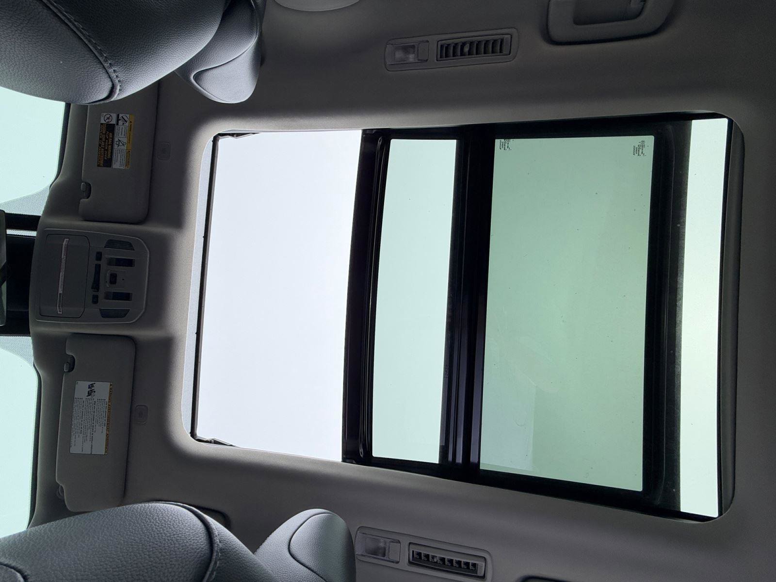 Used 2024 Toyota Highlander Platinum image 14