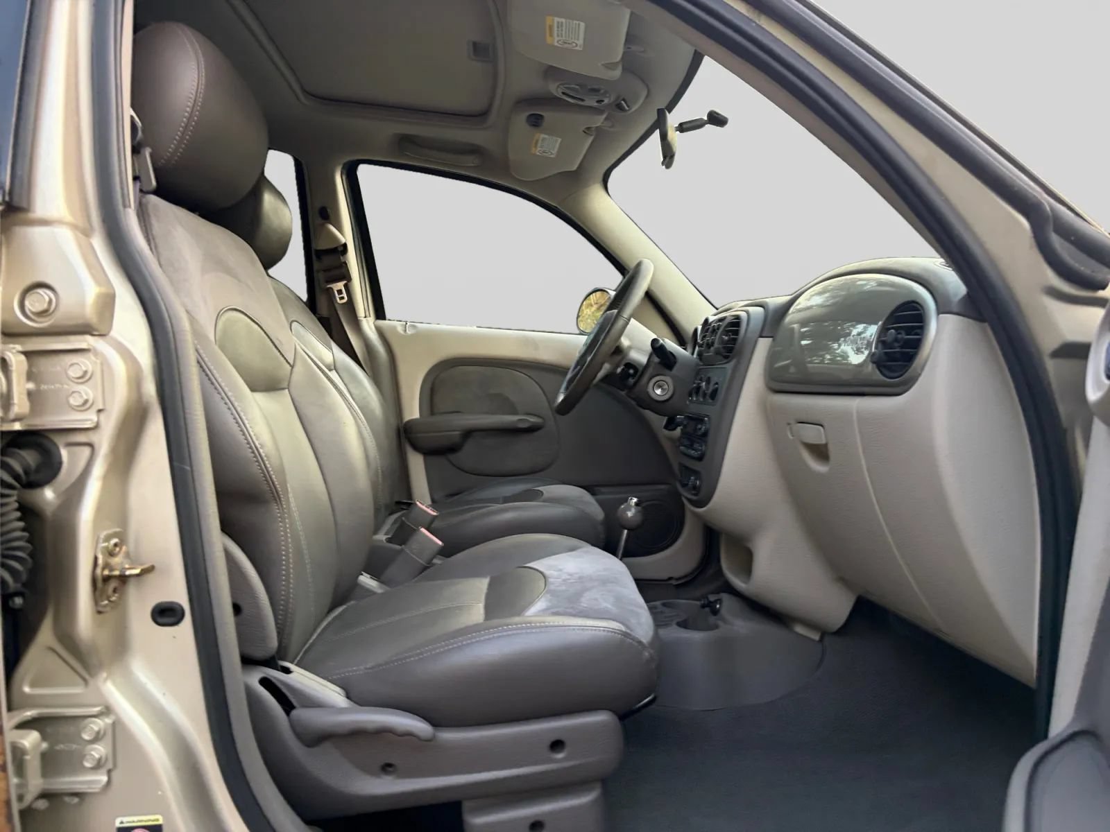 Used 2005 Chrysler PT Cruiser Limited FWD image 15