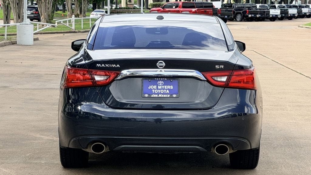 Used 2017 Nissan Maxima SR FWD image 8