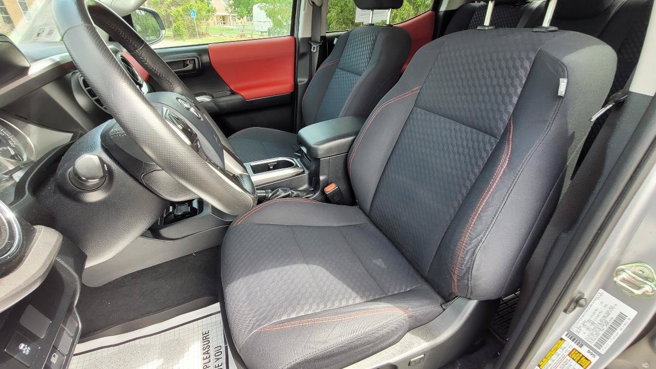 Used 2020 Toyota Tacoma SR5 AWD/4WD image 27