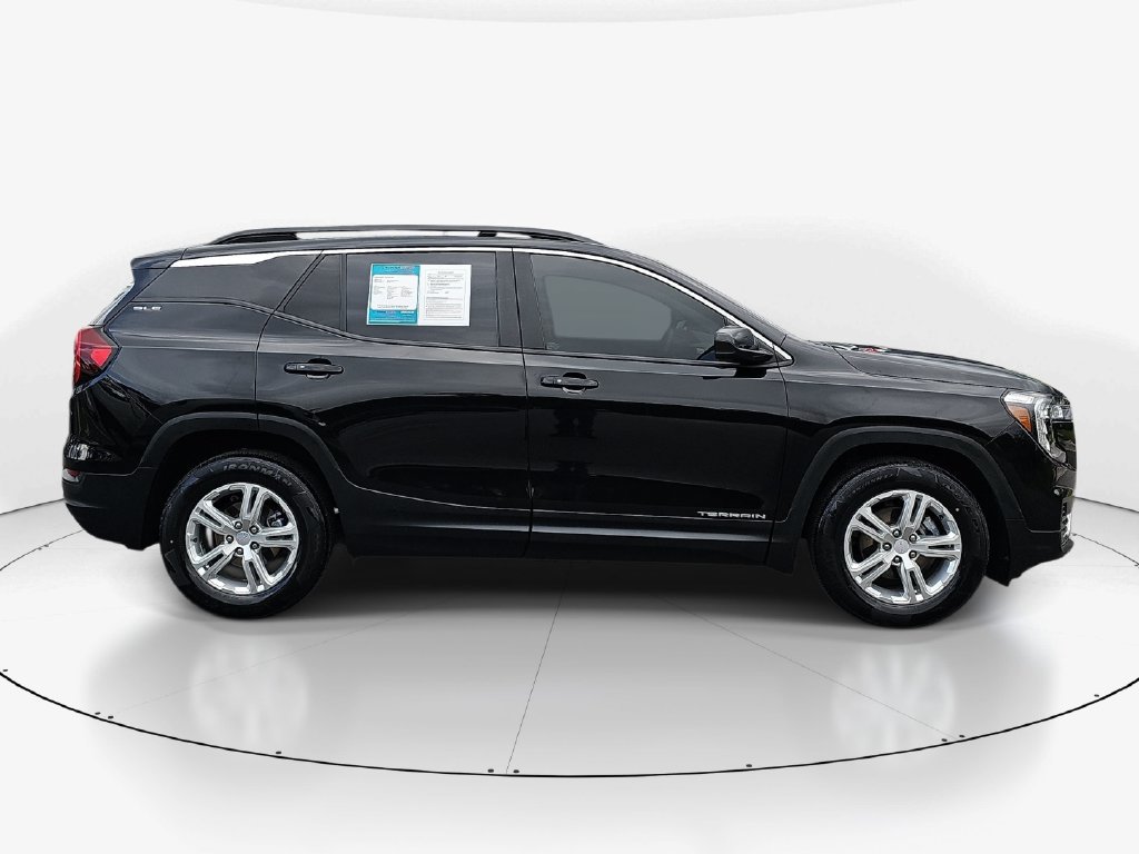 Used 2022 GMC Terrain SLE w/ Driver Convenience Package FWD image 5