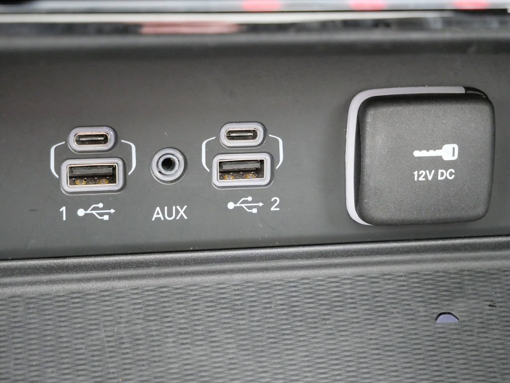 Used 2024 Jeep Grand Cherokee L Limited w/ Luxury Tech Group II image 47