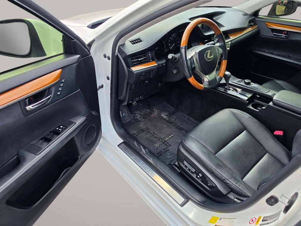 Used 2013 Lexus ES 300h w/ Premium Pkg FWD image 26