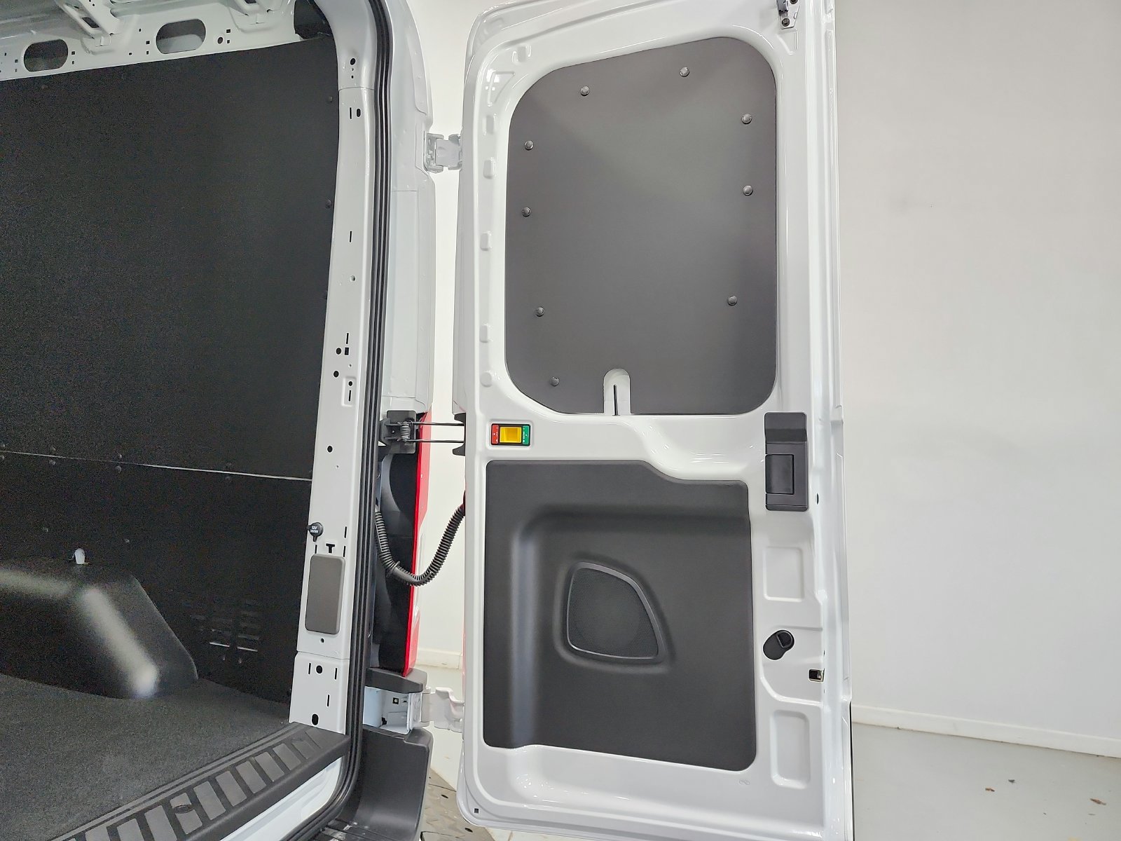 New 2027 Ford Transit 250 148 Medium Roof w/ Load Area Protection Package RWD image 43