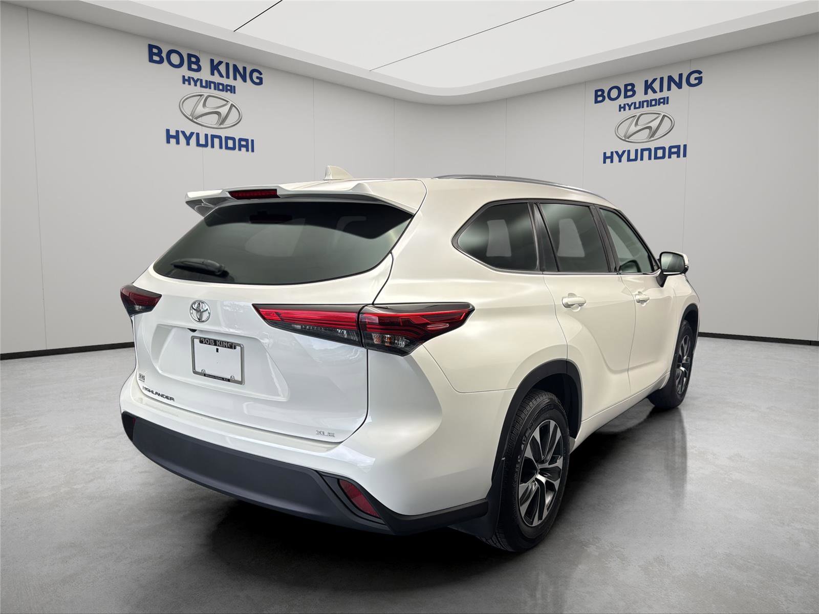 Used 2020 Toyota Highlander XLE FWD image 5