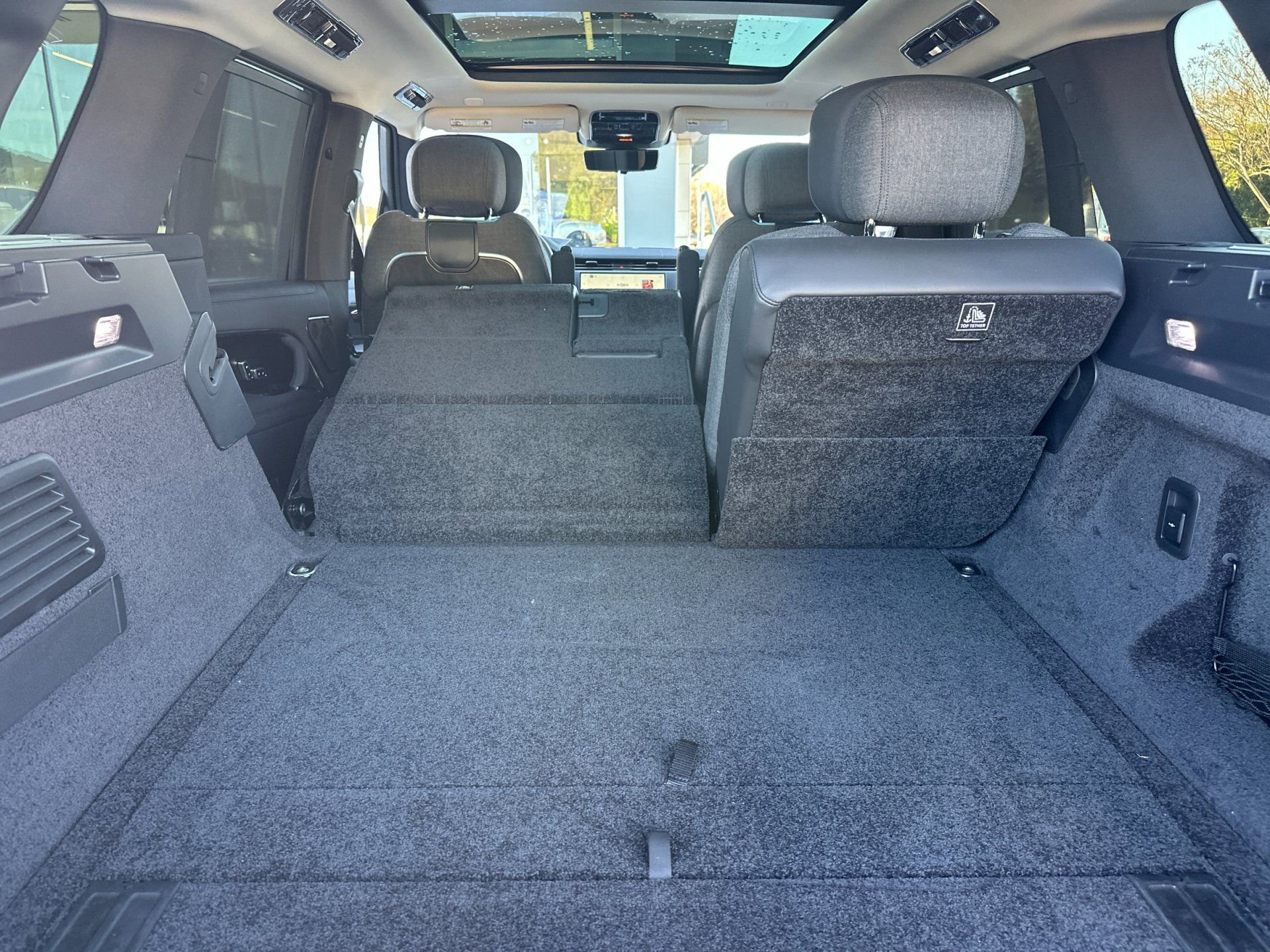 Used 2023 Land Rover Range Rover First Edition image 15