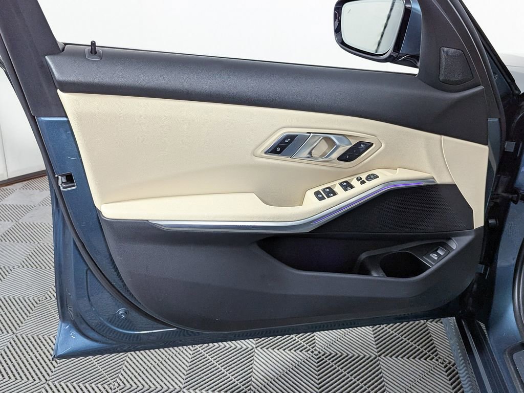 Used 2021 BMW 330i xDrive Sedan w/ Convenience Package image 13