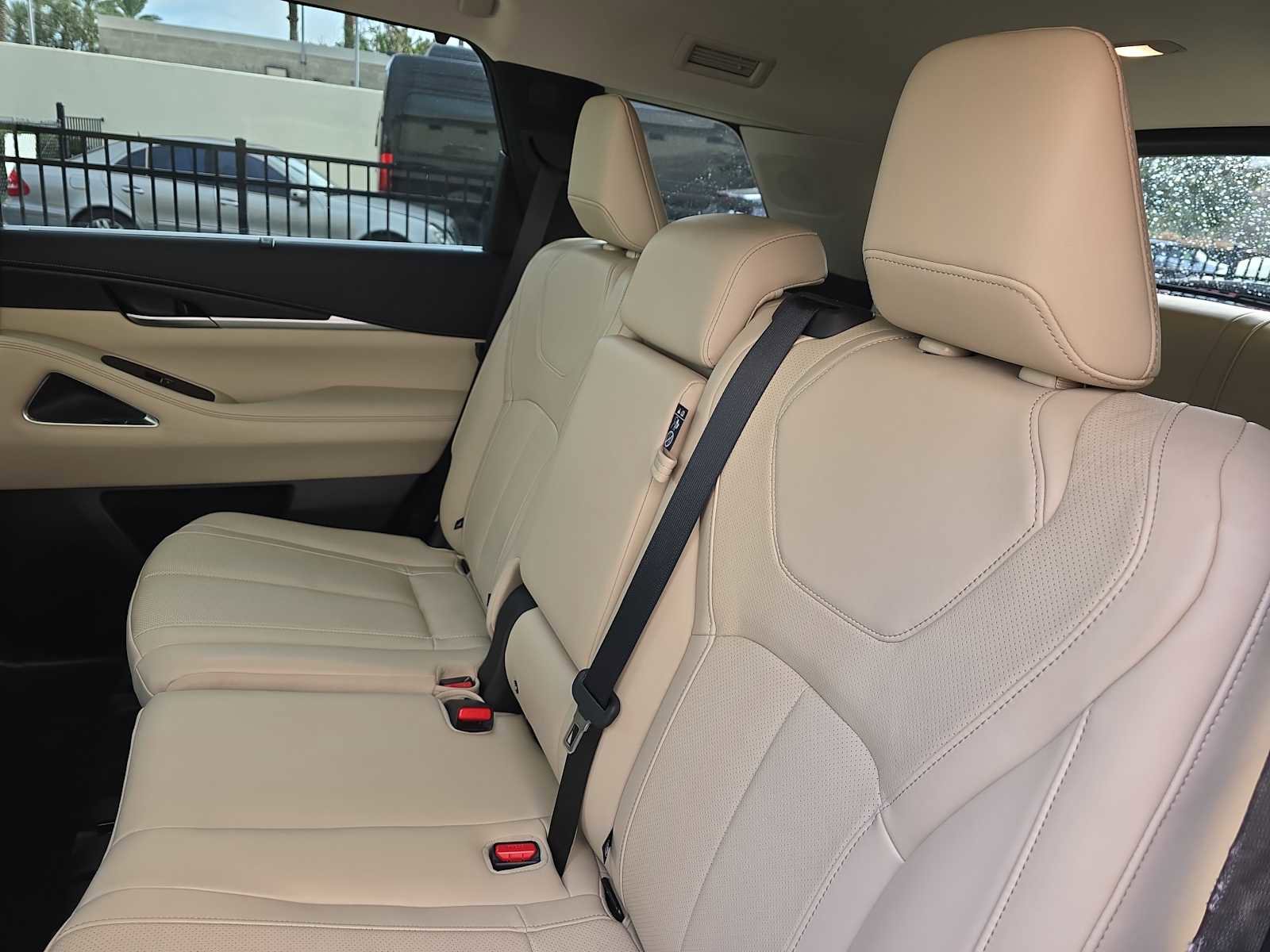 Used 2022 INFINITI QX60 Sensory w/ Cargo Package image 12