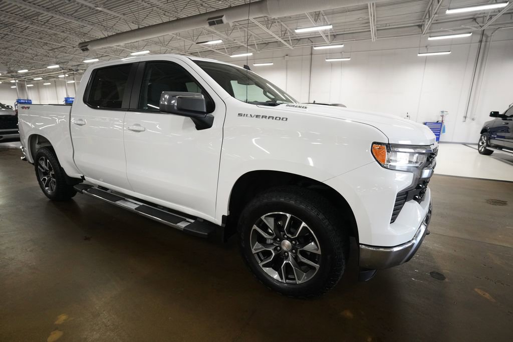 Used 2023 Chevrolet Silverado 1500 LT AWD/4WD image 35
