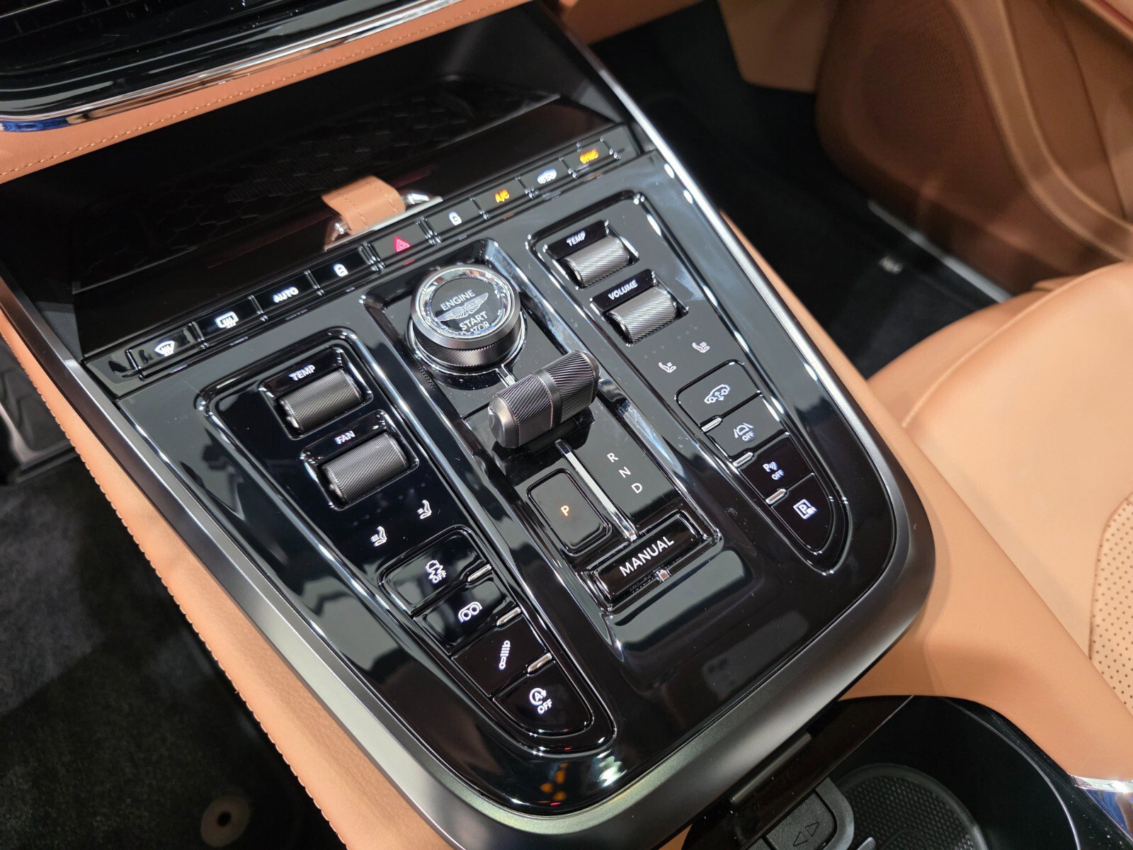 Used 2026 Aston Martin DBX 707 image 15