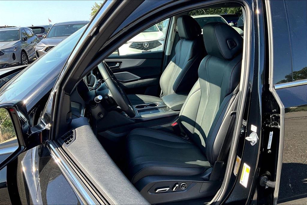 Used 2025 Acura MDX FWD image 14