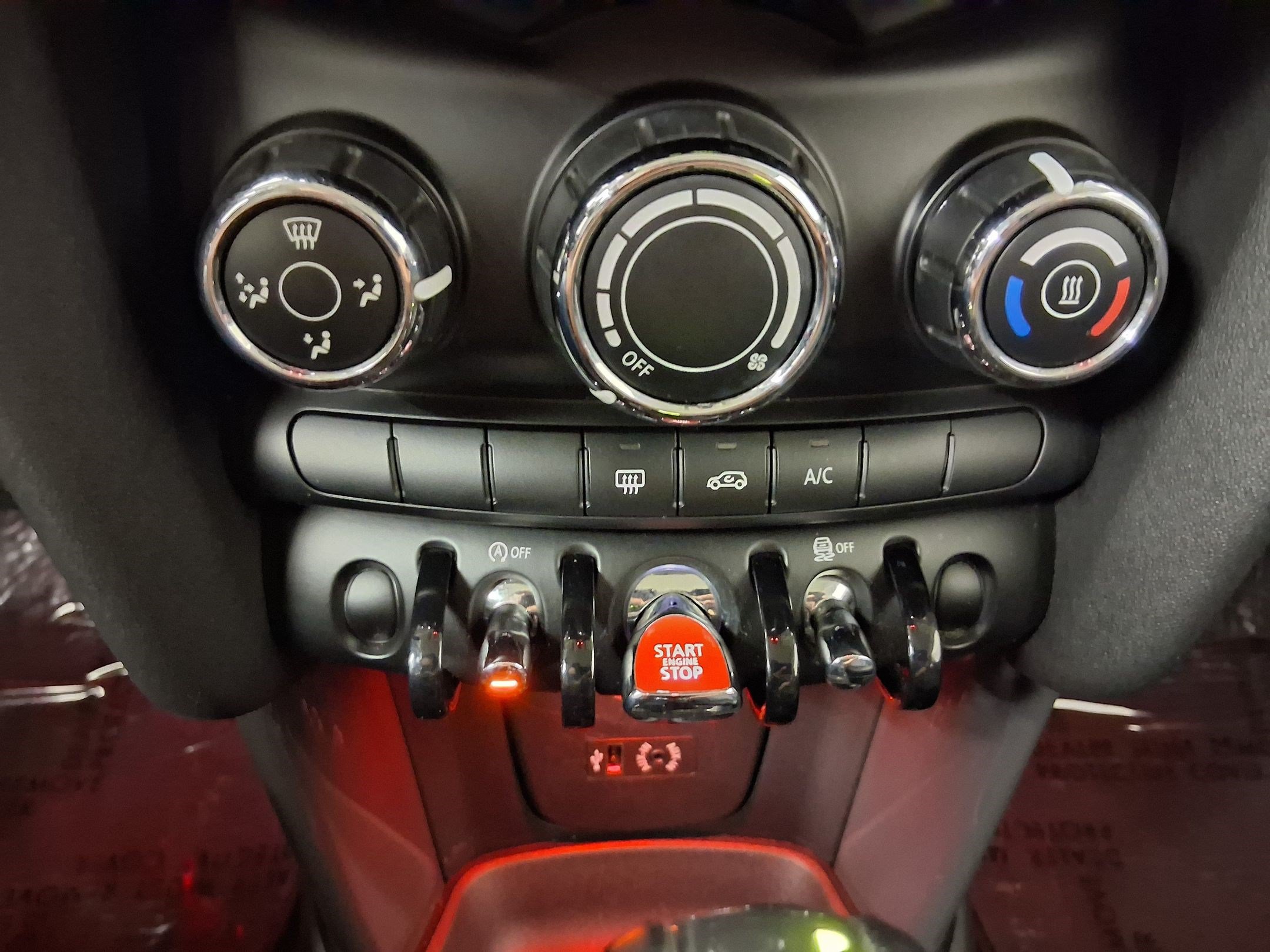 Used 2014 MINI Cooper 2-Door Hardtop FWD image 16