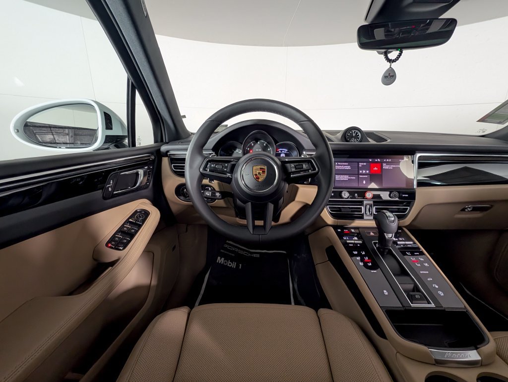 New 2026 Porsche Macan AWD/4WD image 21
