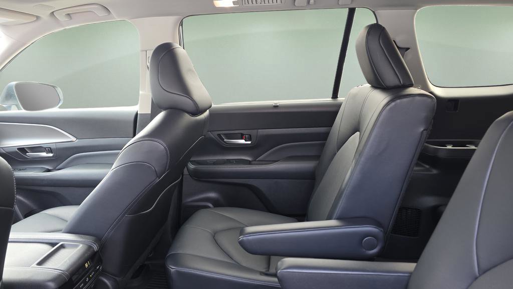 Used 2024 Toyota Grand Highlander XLE image 16