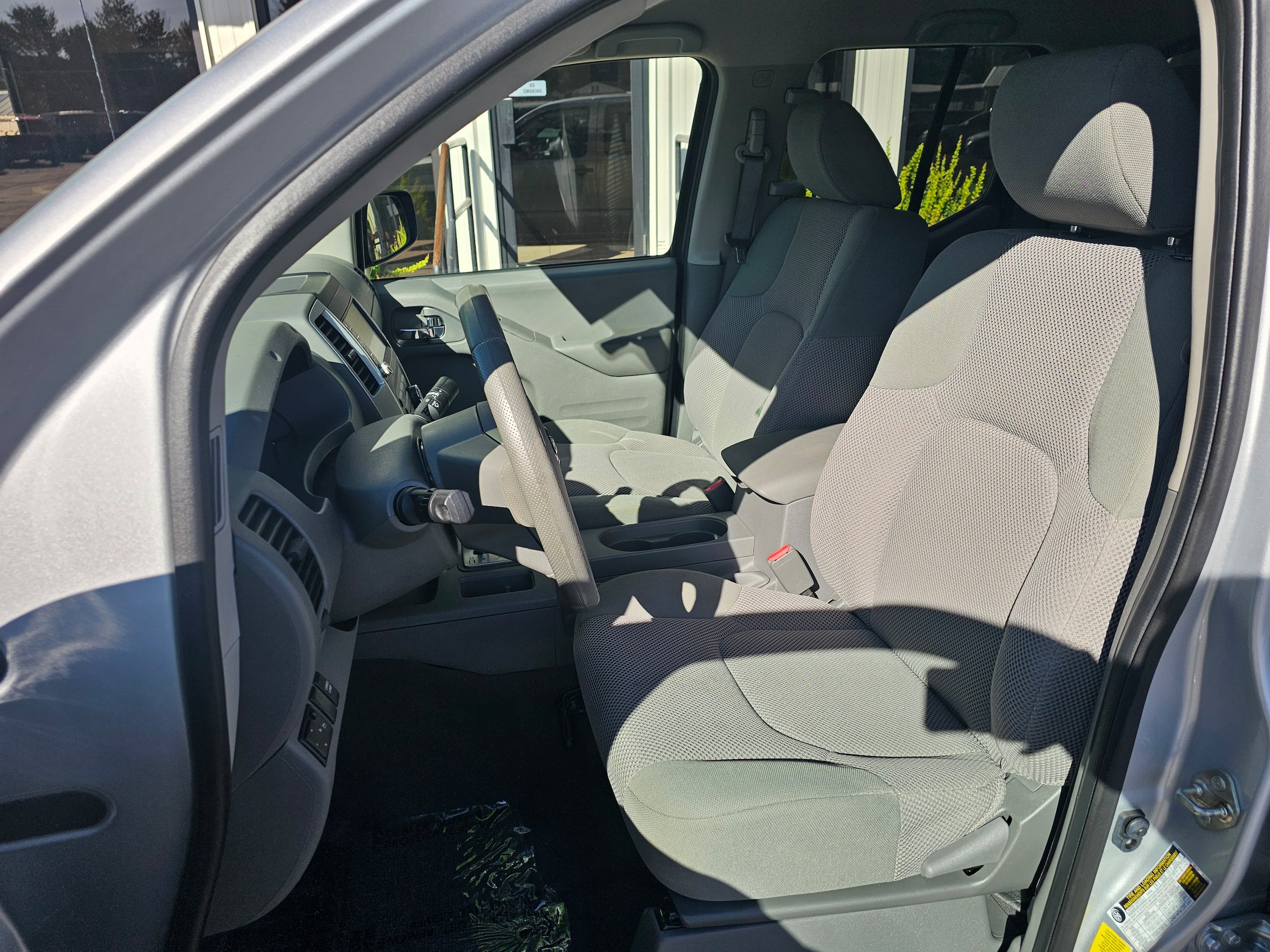 Used 2019 Nissan Frontier SV RWD image 11