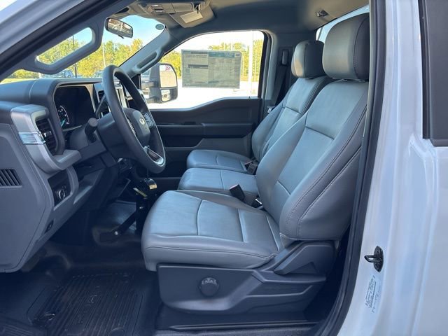 New 2023 Ford F450 XL w/ XL Chrome Package RWD image 23